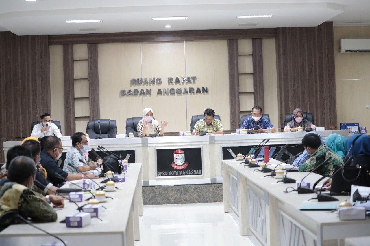 Komisi D Bentuk Pansus Usut Akar Masalah Jual Beli Foto